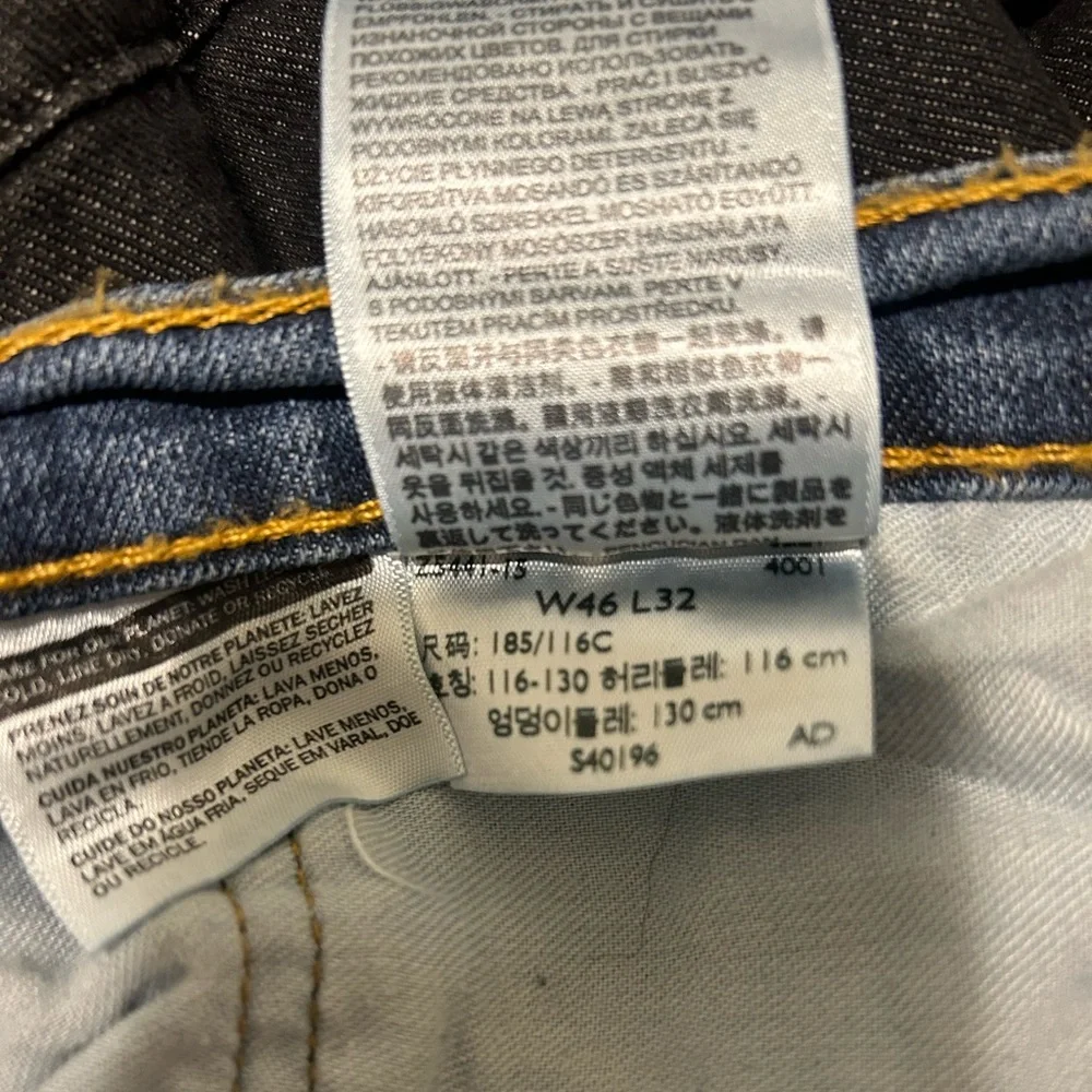 Levi’s 559 Blue Denim Jeans Men’s Size‎ 46 X 32